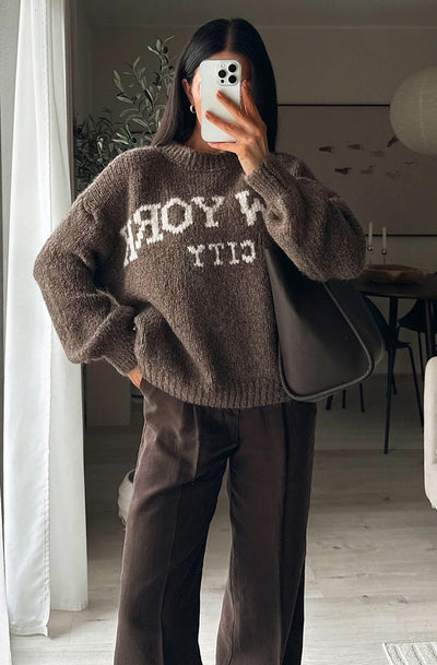 'NYC' Graphic Knitted Sweater Jumper -Chocolate