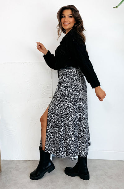 Zelda Abstract Print Side Slit Midaxi Skirt-Black